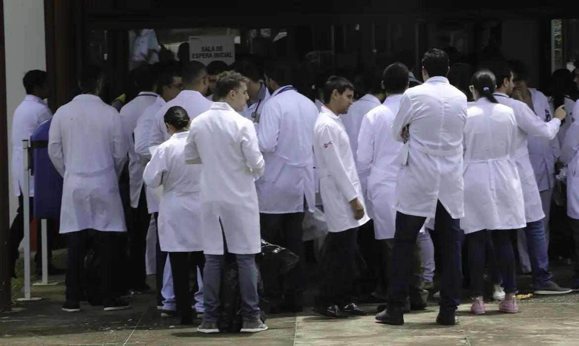 Exame Nacional de Revalidação de Diplomas Médicos Expedidos por Instituição de educação superior estrangeira (Revalida)