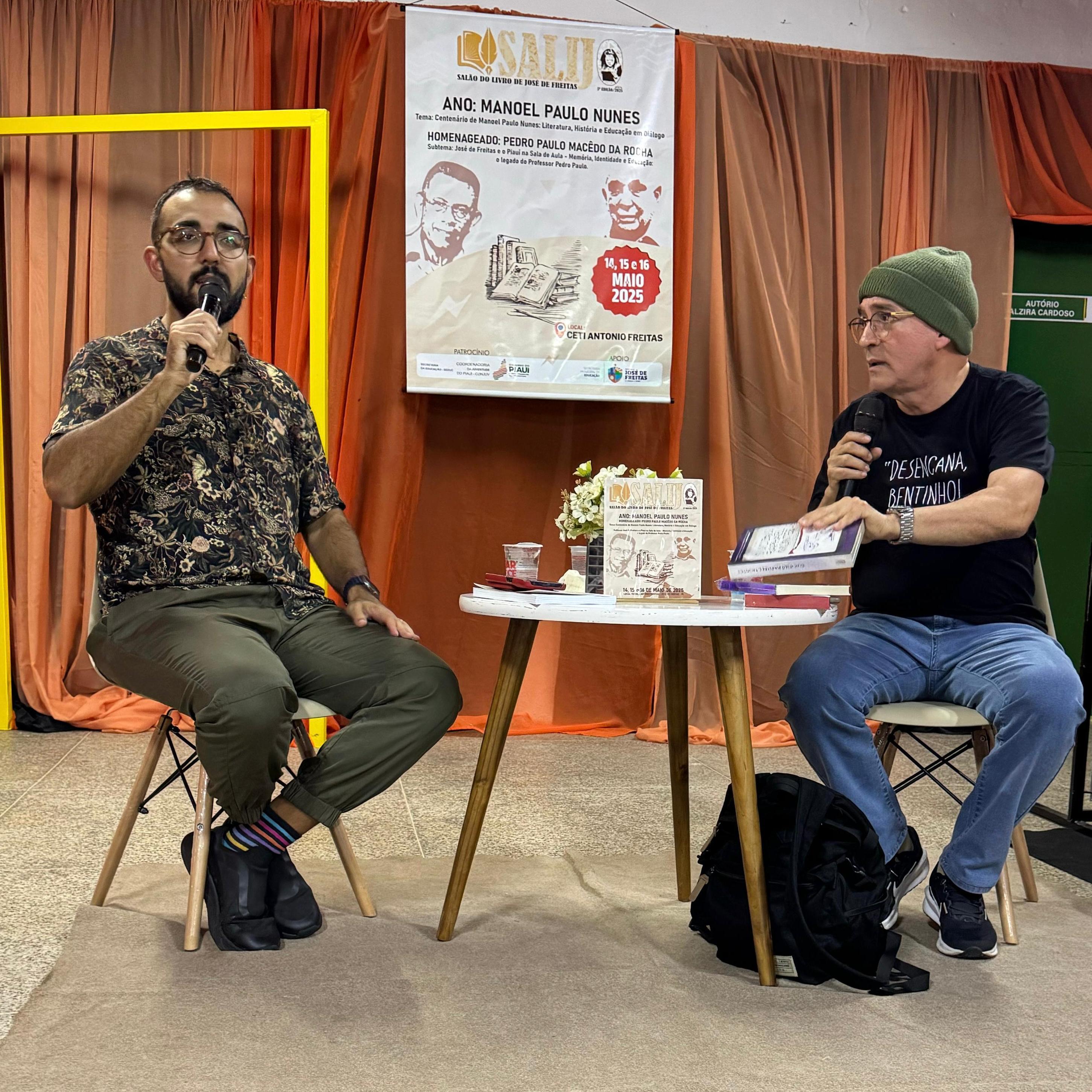 O  autor Raphael Montes participou do 5º Salão do Livro de José de Freitas