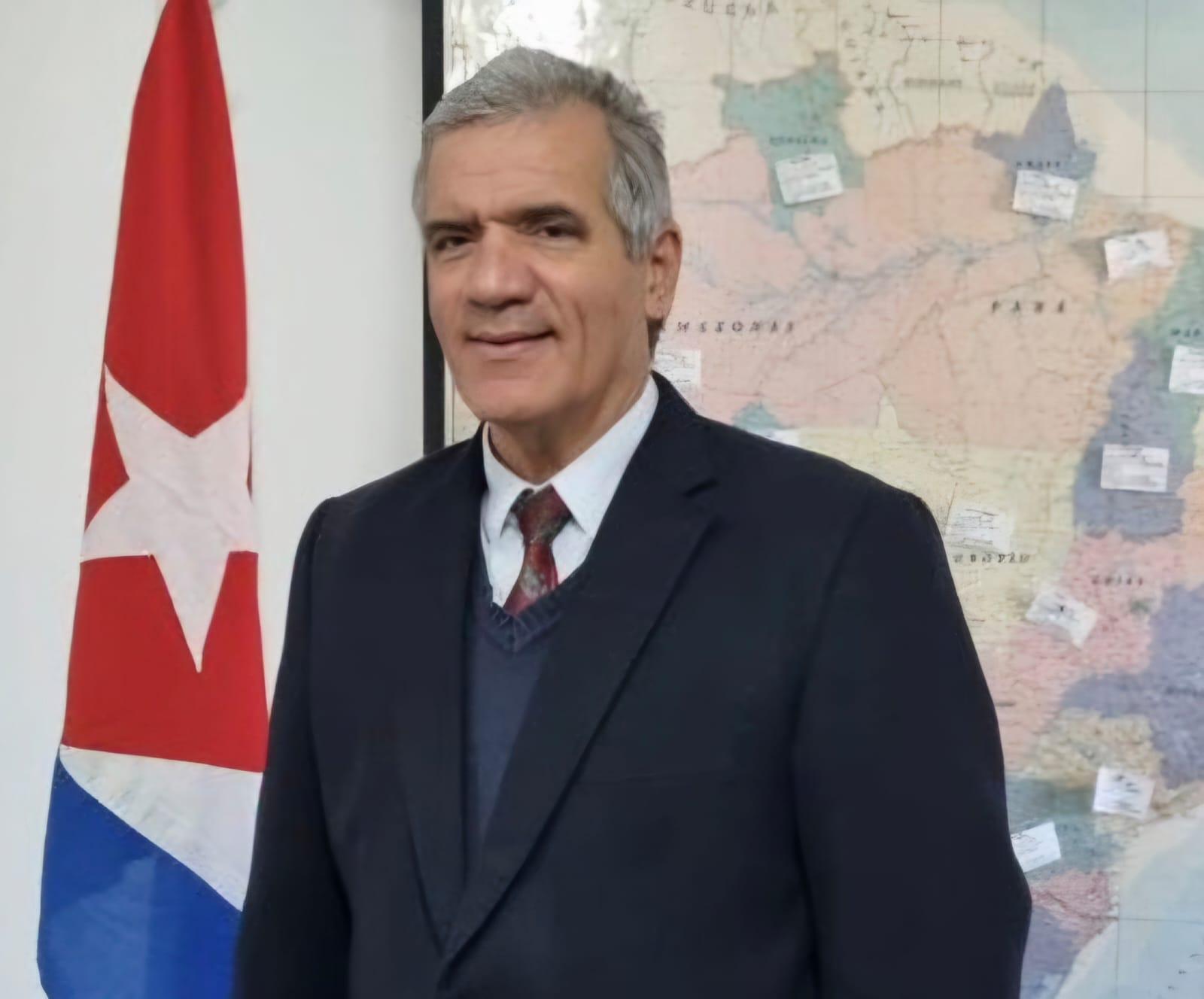 O embaixador de Cuba no Brasil, Adolfo Curbelo Castellanos