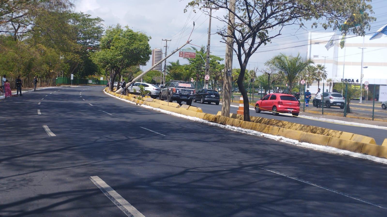 Acidente aconteceu em frente ao Teresina Shopping