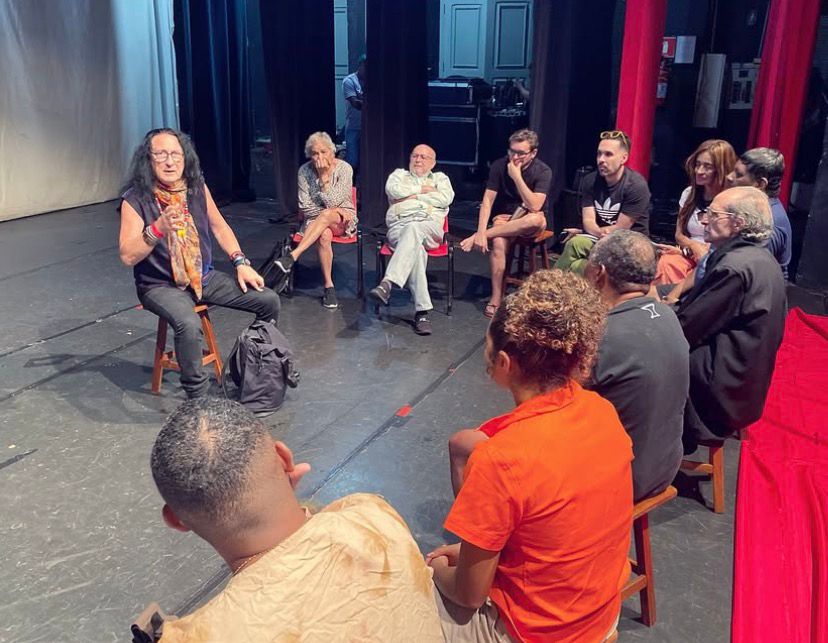 Espetáculo Harém conta Harém e  lançamento de livro  marcam os 40 anos de teatro do grupo