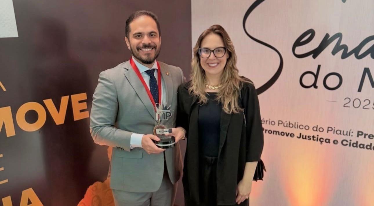Promotor de Uruçuí, Thiago Brito recebeu o prêmio do Ministério Público por projeto realizado nas escolas municipais de Uruçuí