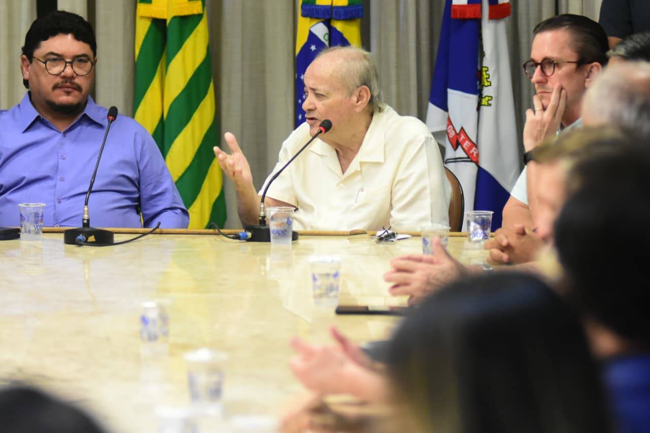 Prefeito Silvio Mendes na solenidade de lançamento do Programa Emprega Teresina