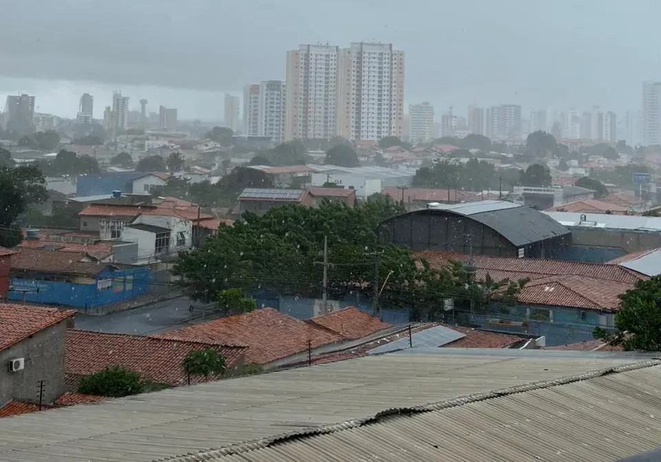 Inmet emite alerta de chuvas intensas para 194 cidades do Piauí