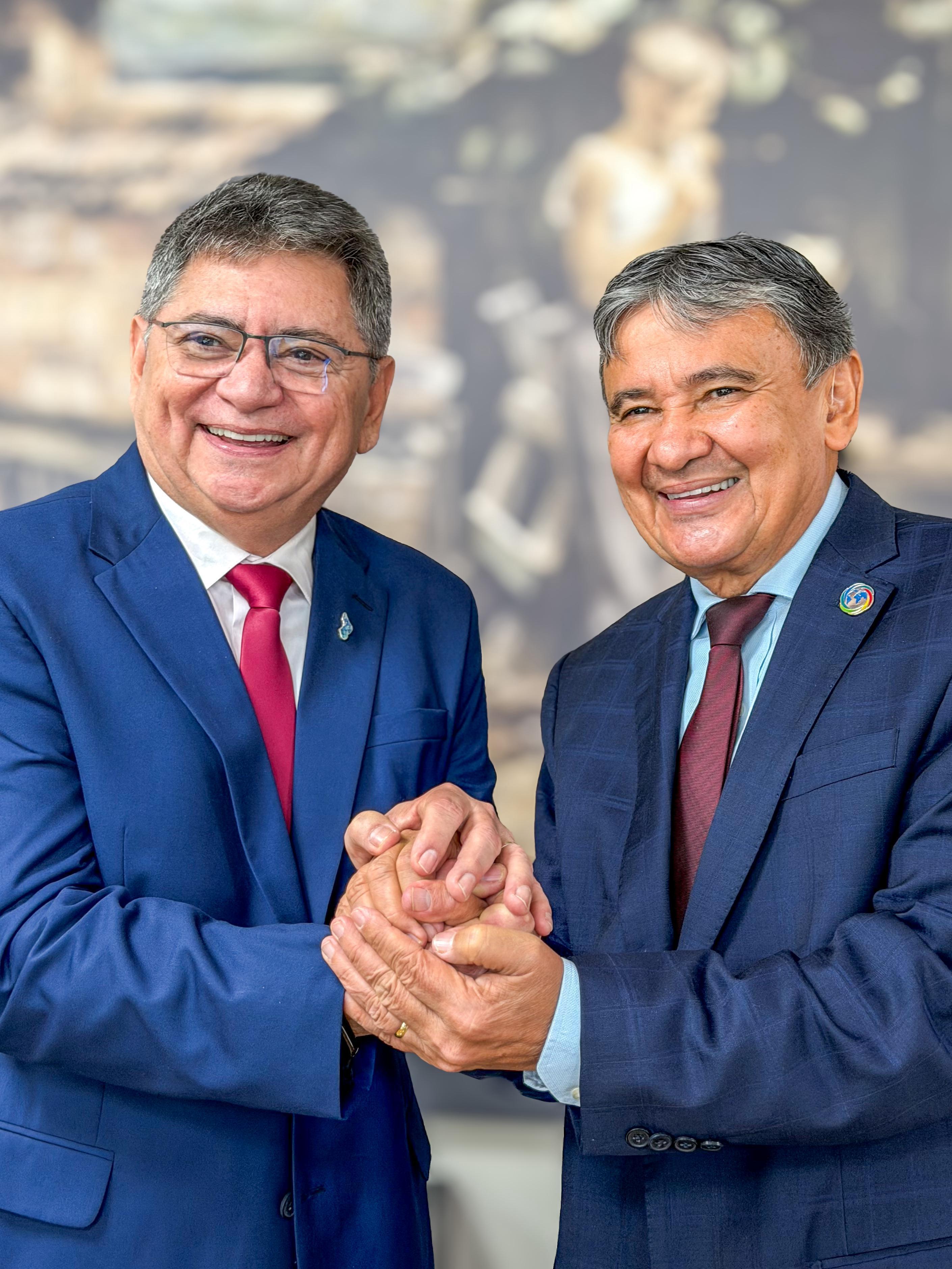Ministro Wellington Dias e o superintendente Regional do DNIT no Piauí, engenheiro Ribamar Bastos.