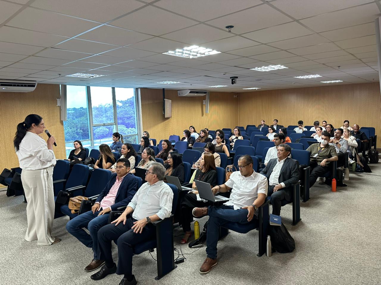 Técnicos e servidores estaduais participam de capacitação sobre processos de aquisições promovida pelo Banco Mundial, em Teresina