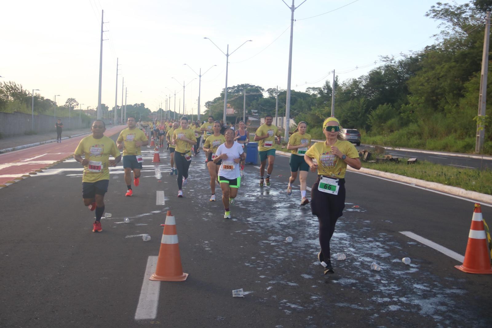Corredores de várias localidades participaram da Corrida da Fenae em Teresina