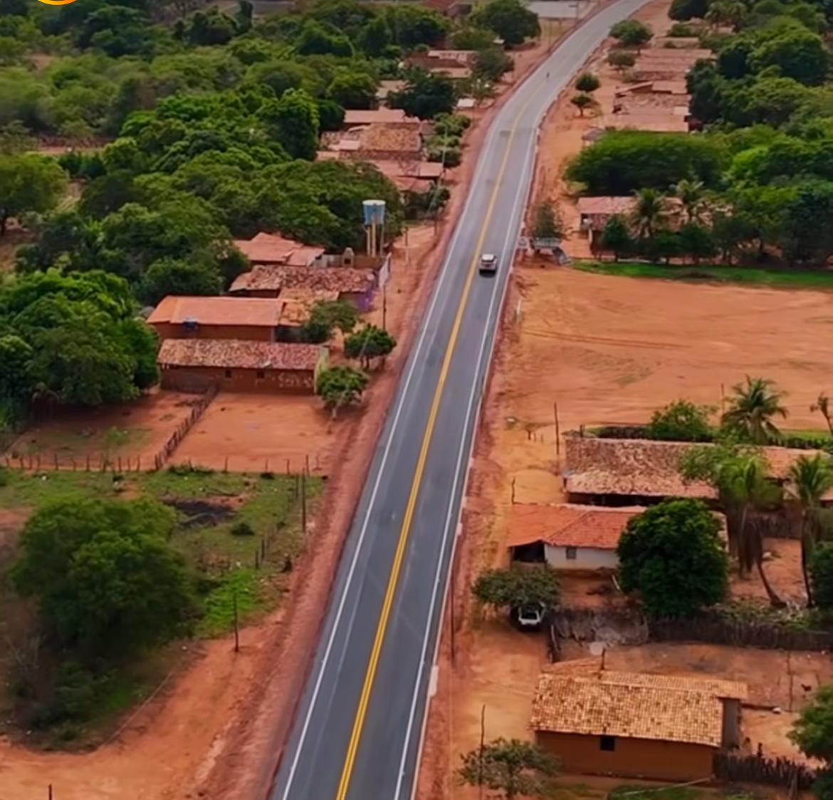 Entre as obras em execução, estão as estradas na zona rural