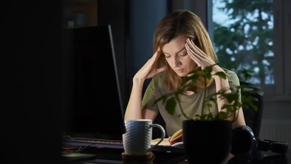 Burnout é de difícil diagnóstico e muitas vezes aparece associado a outros transtornos, como depressão e ansiedade