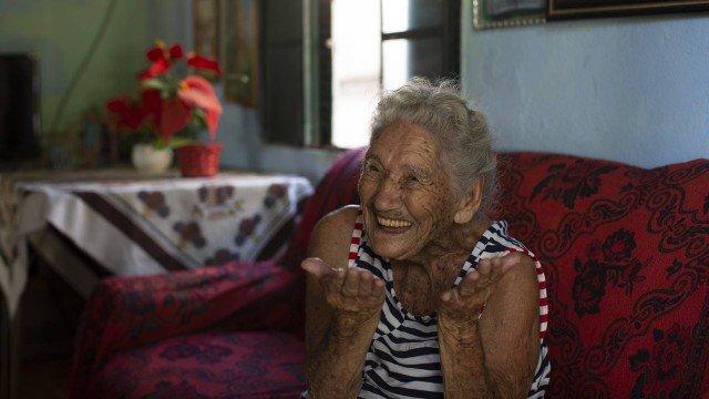 Dona Hilda, moradora de Rio das Flores