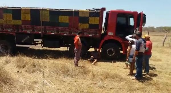 Homem tenta roubar caminhão e acaba morto